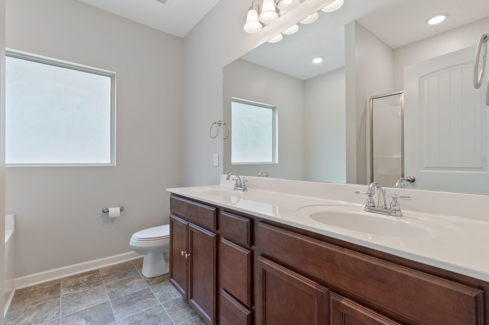 1504 Halverson Dr