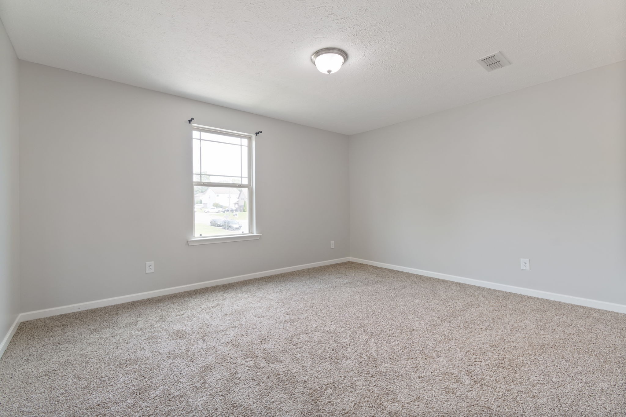1504 Halverson Dr