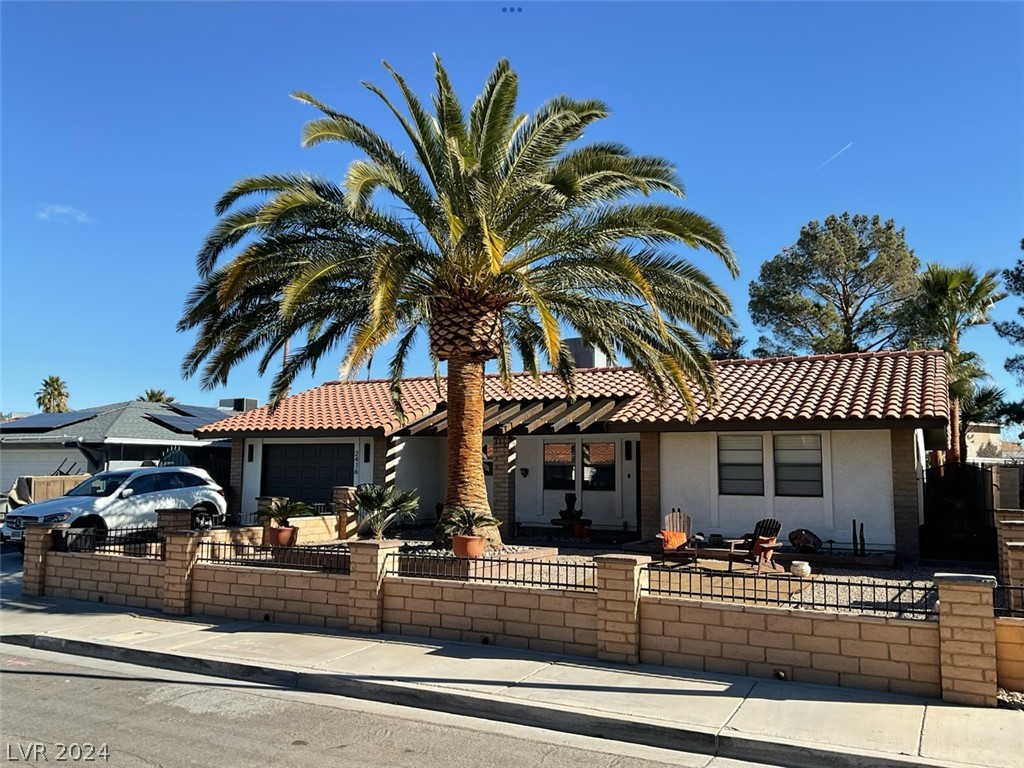2416 Vista Colina Street