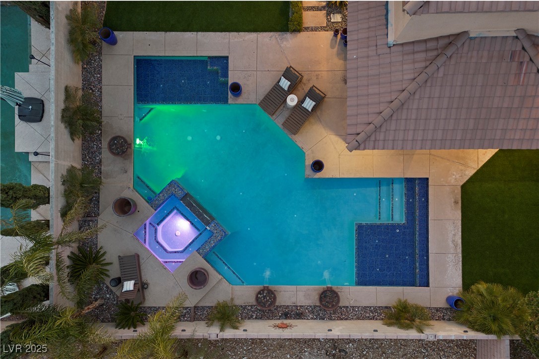 320 Lorelei Rock Street