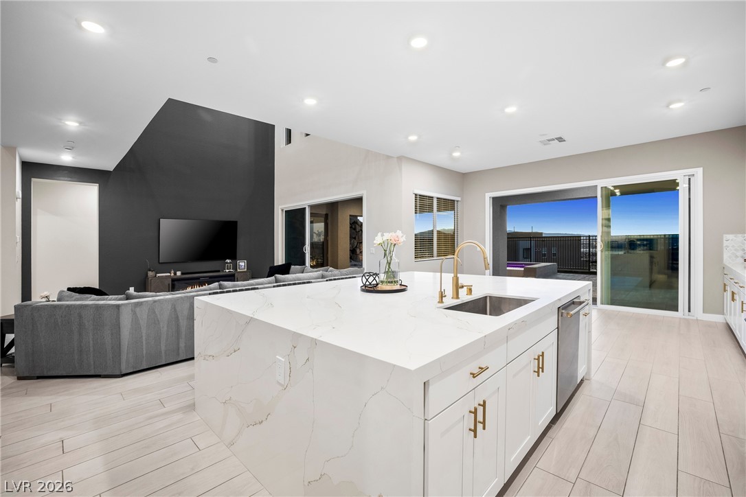 526 Faucon Court
