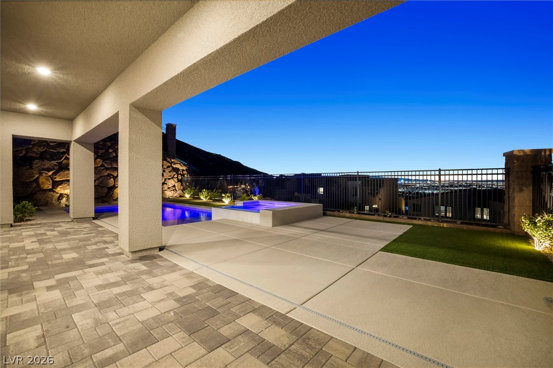 526 Faucon Court