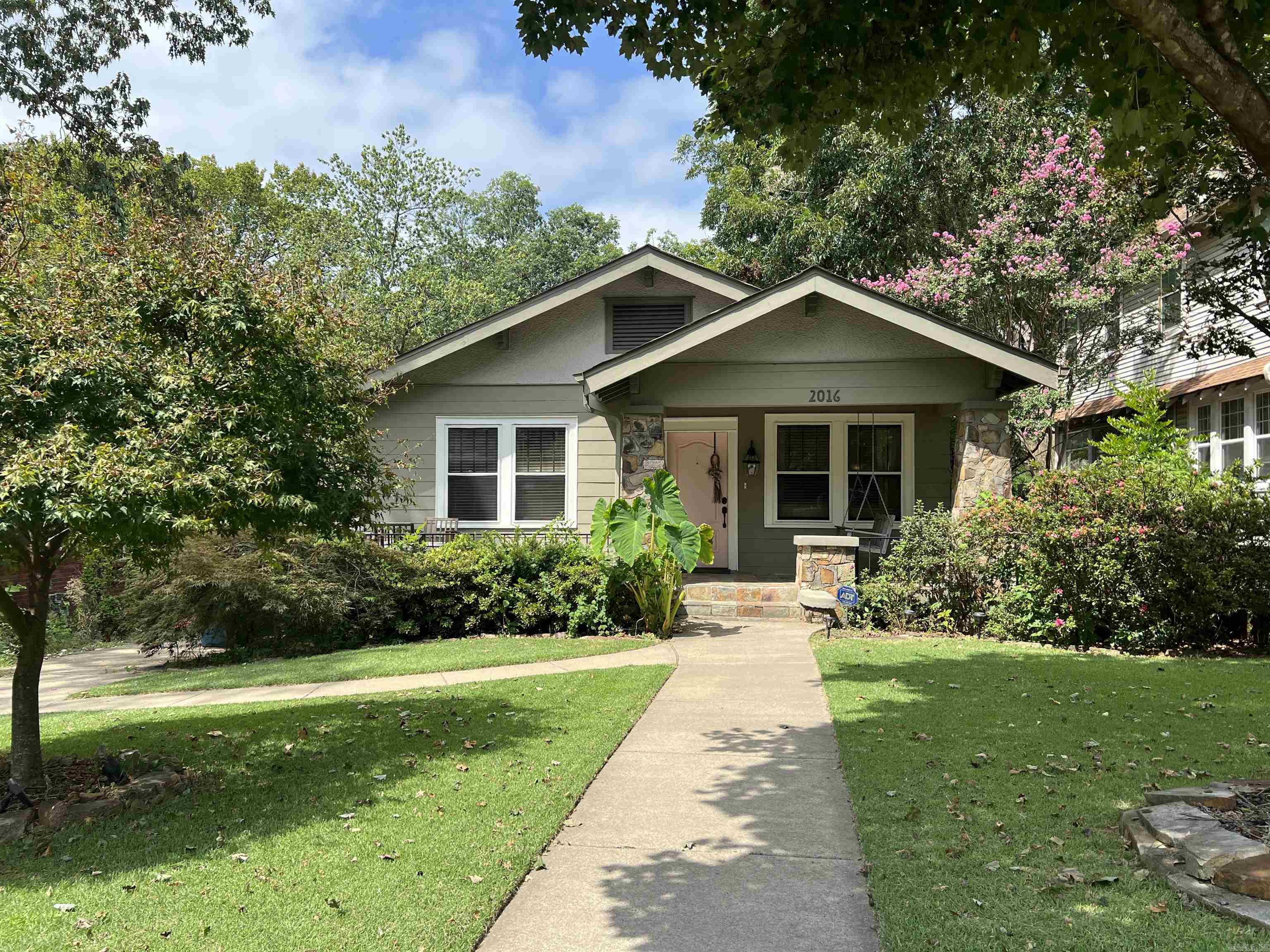 2016 N Garfield Street