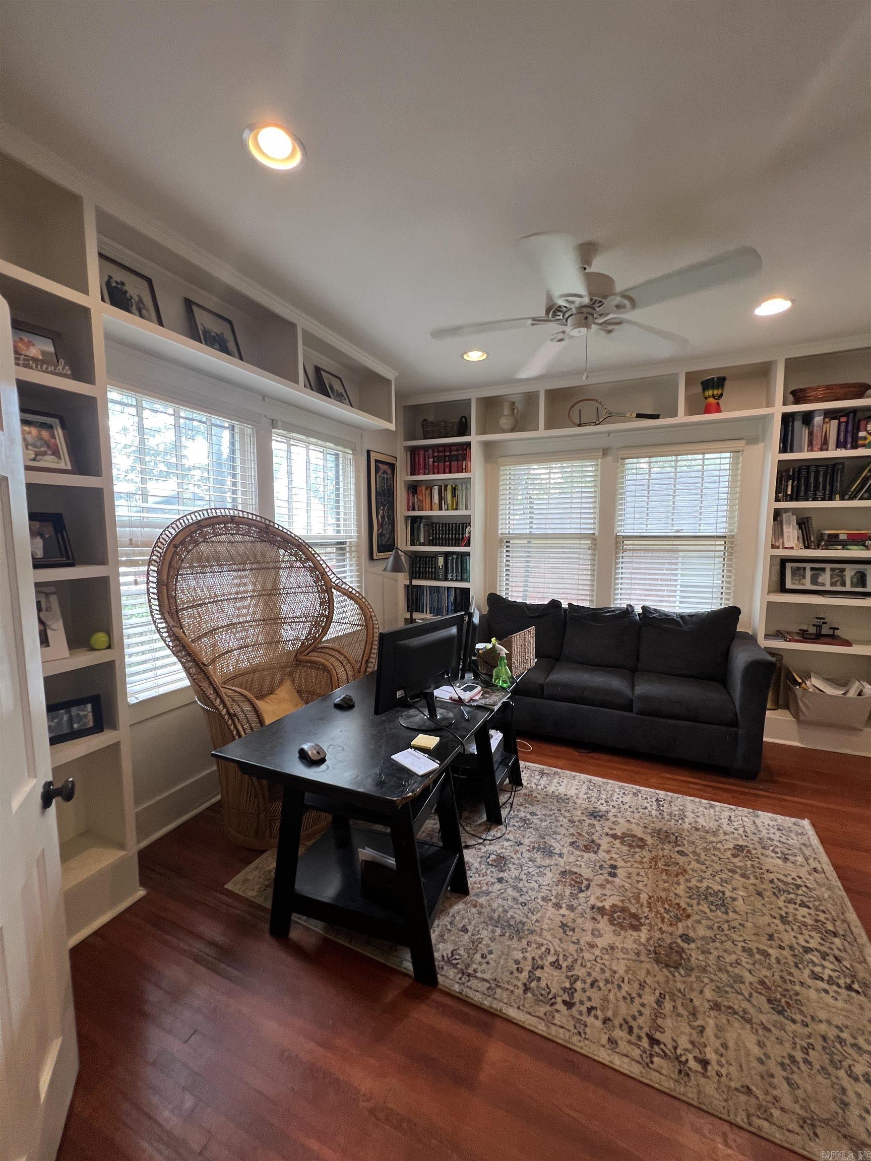 2016 N Garfield Street