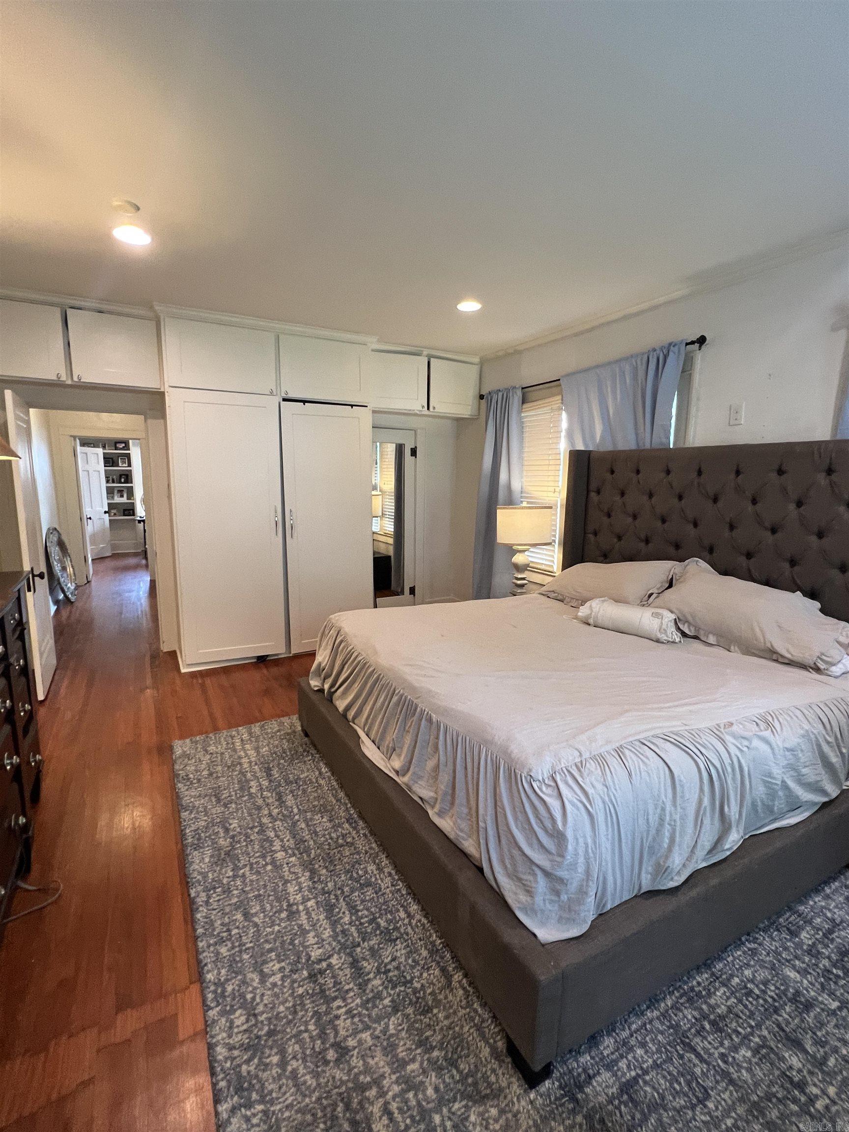 2016 N Garfield Street