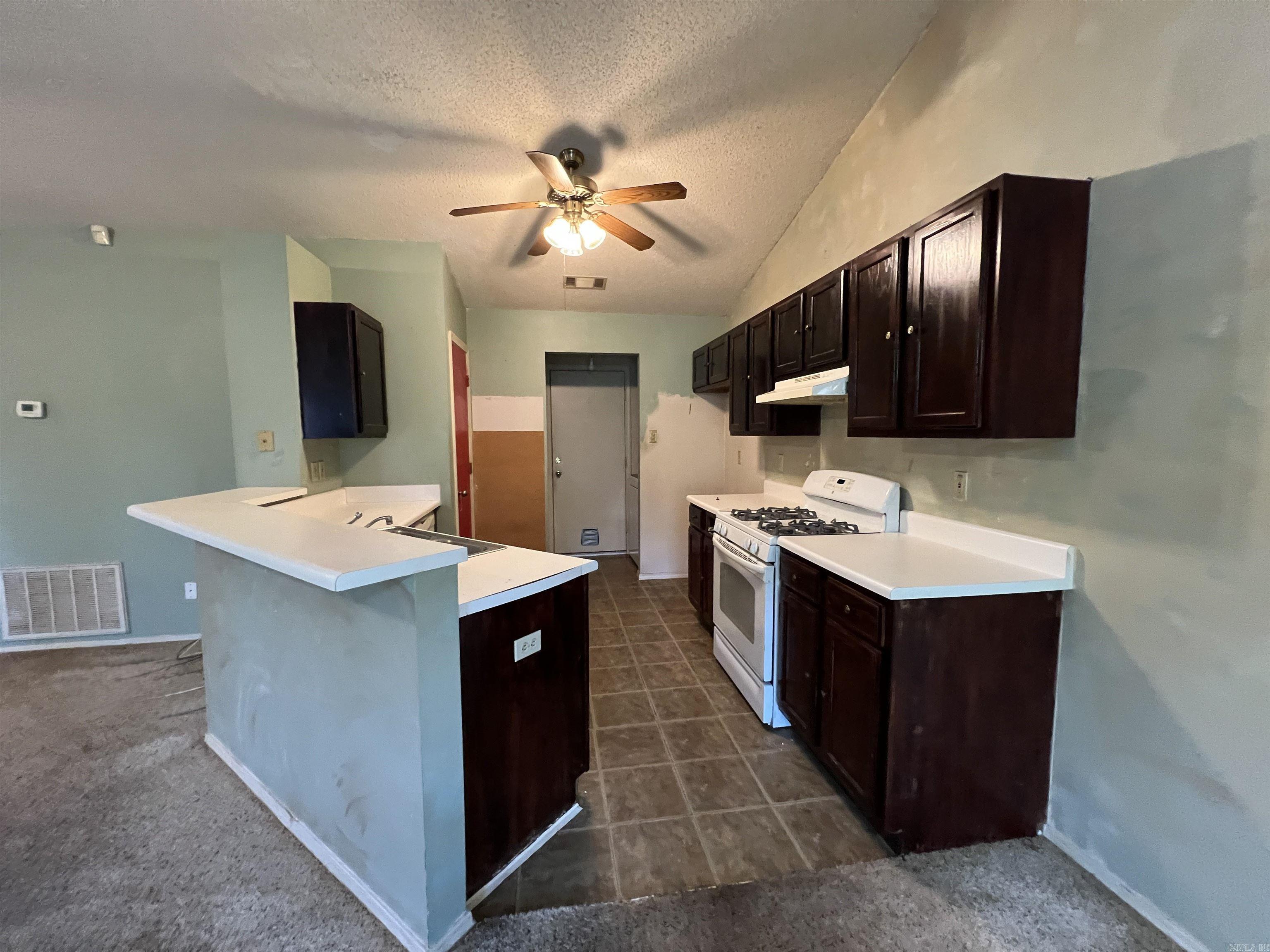 3313 Village Green Drive