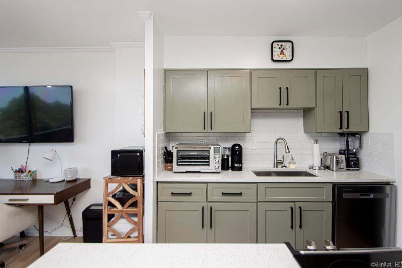 700 E 9Th Street Unit: 4D