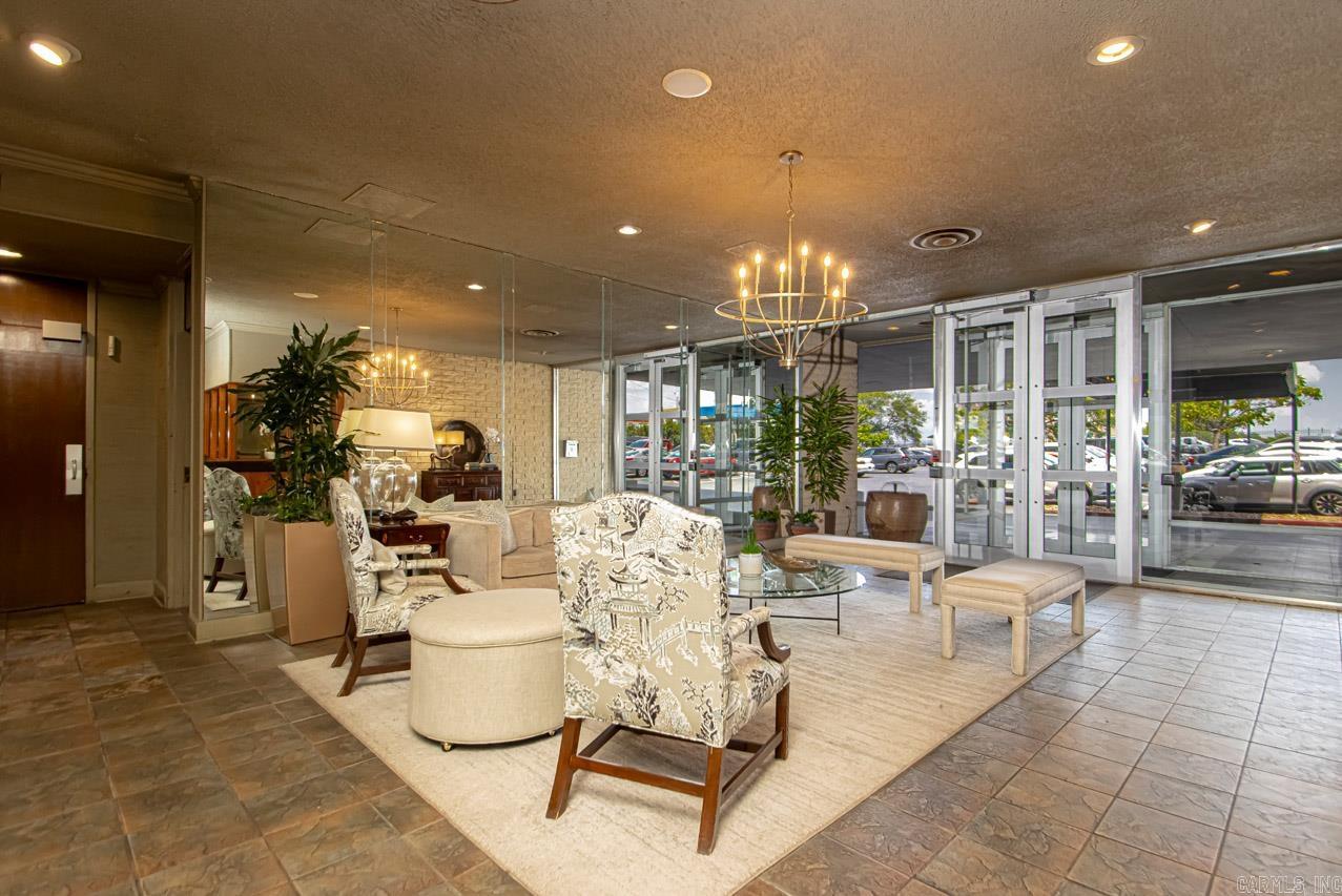 700 E 9Th Street Unit: 4D