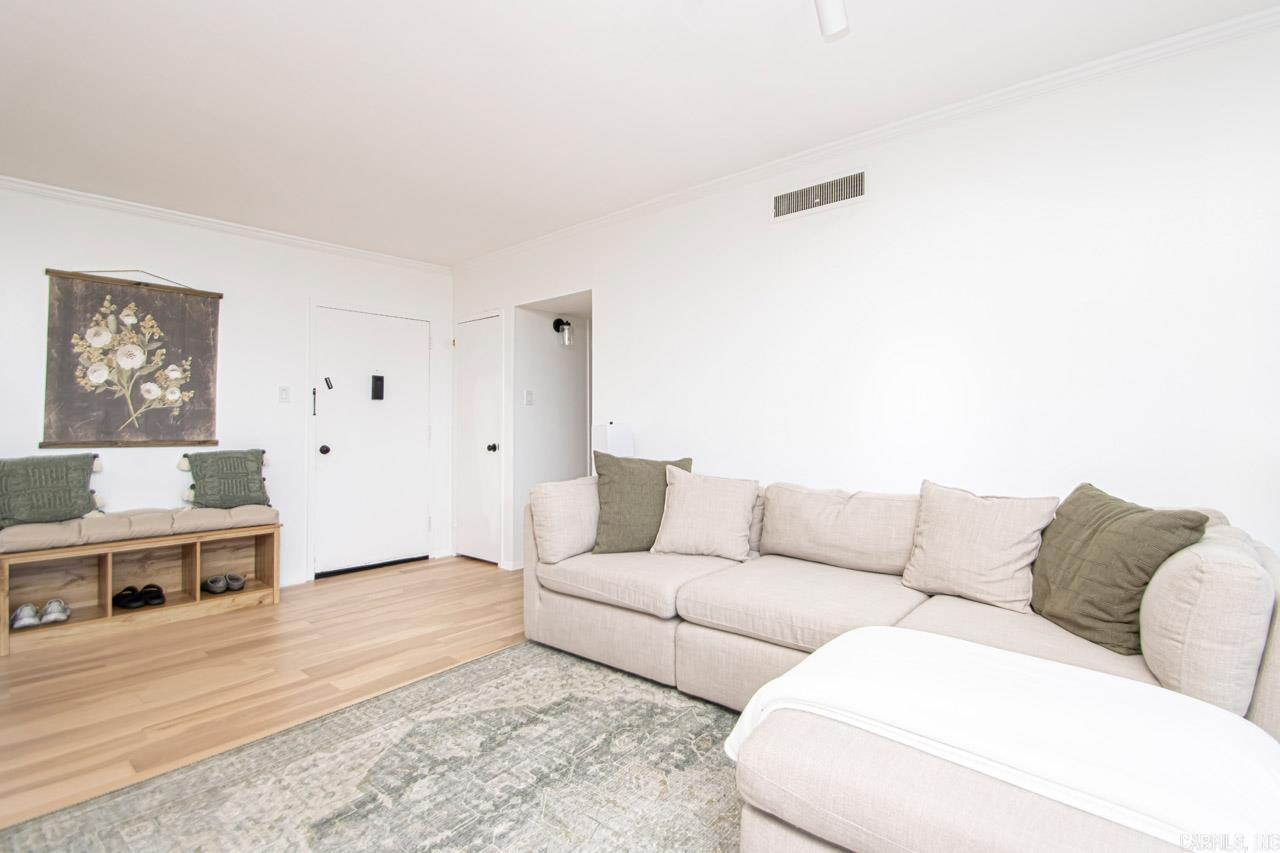 700 E 9Th Street Unit: 4D