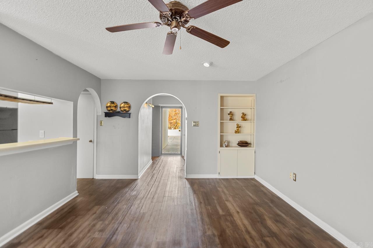 301 Kings Row #313 Drive