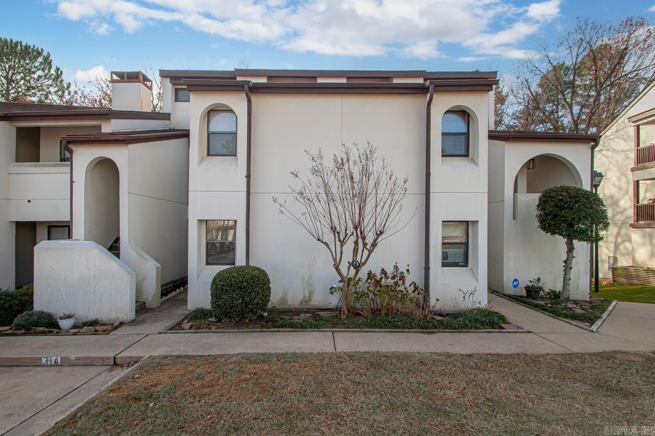 301 Kings Row #313 Drive