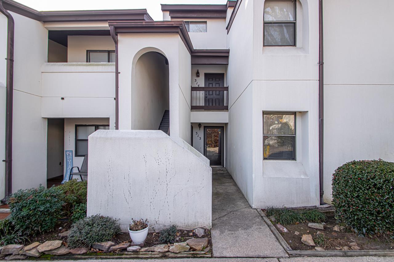 301 Kings Row #313 Drive