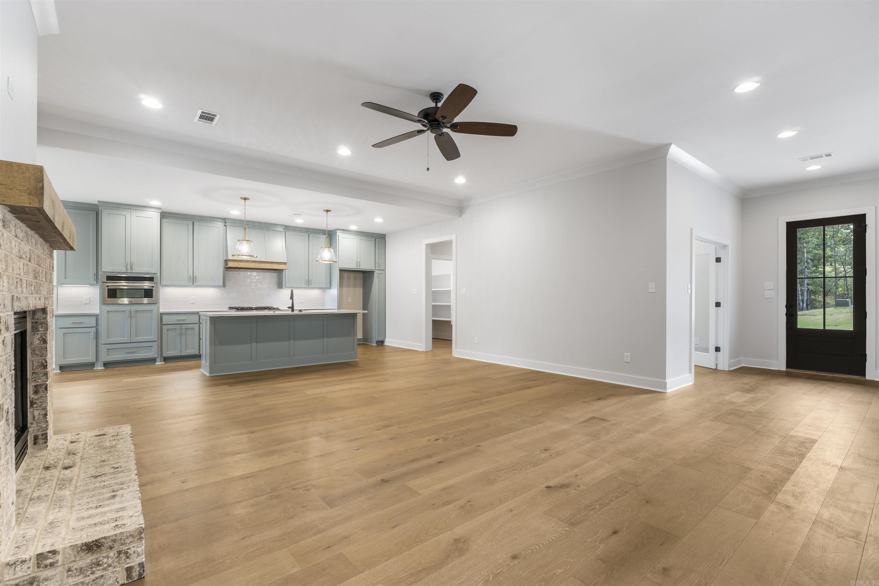 606 Glenwood Springs Drive
