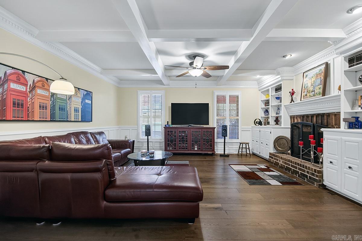 3 Longview Cove