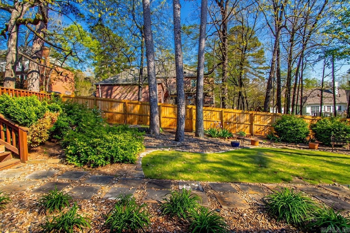 3 Longview Cove