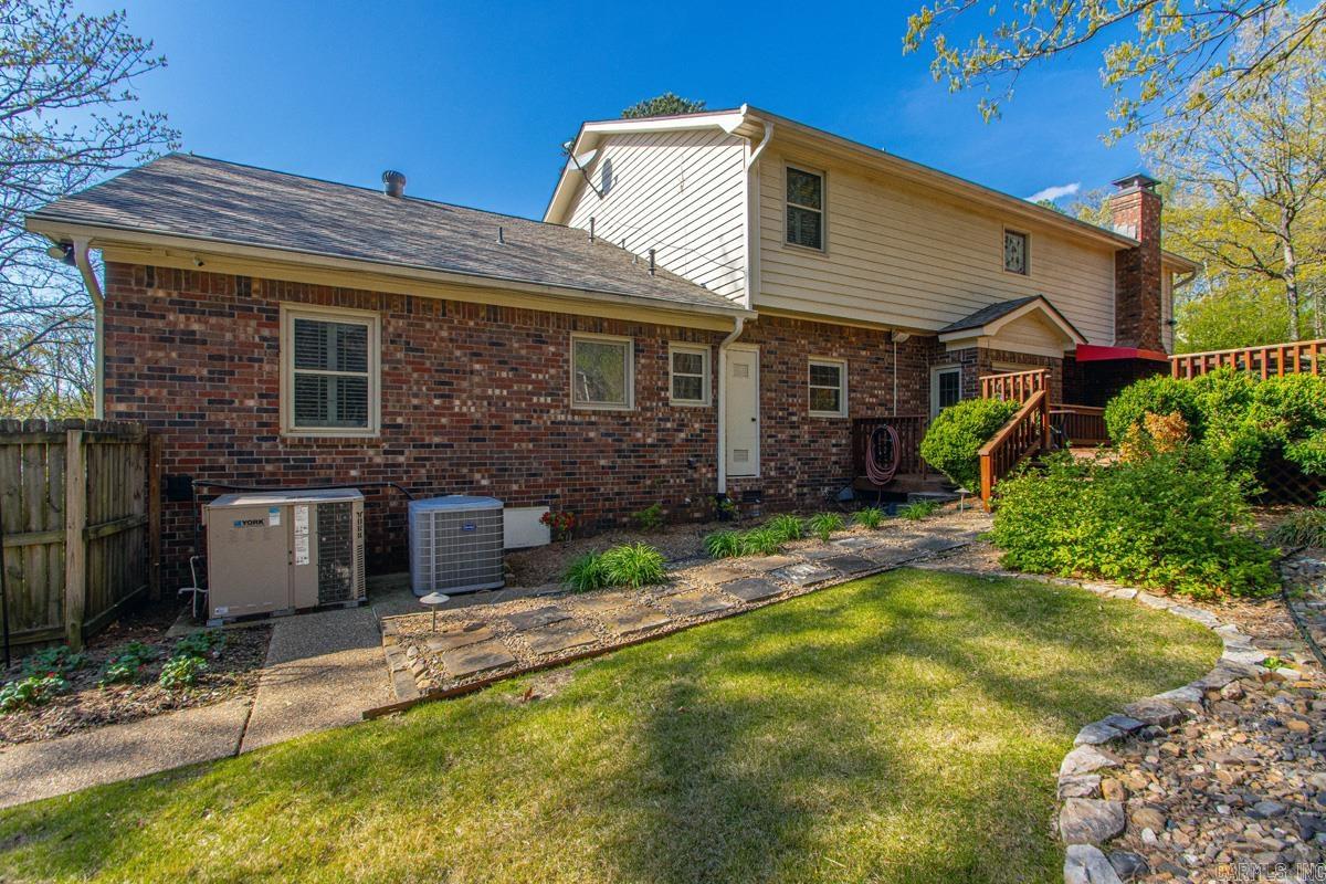 3 Longview Cove