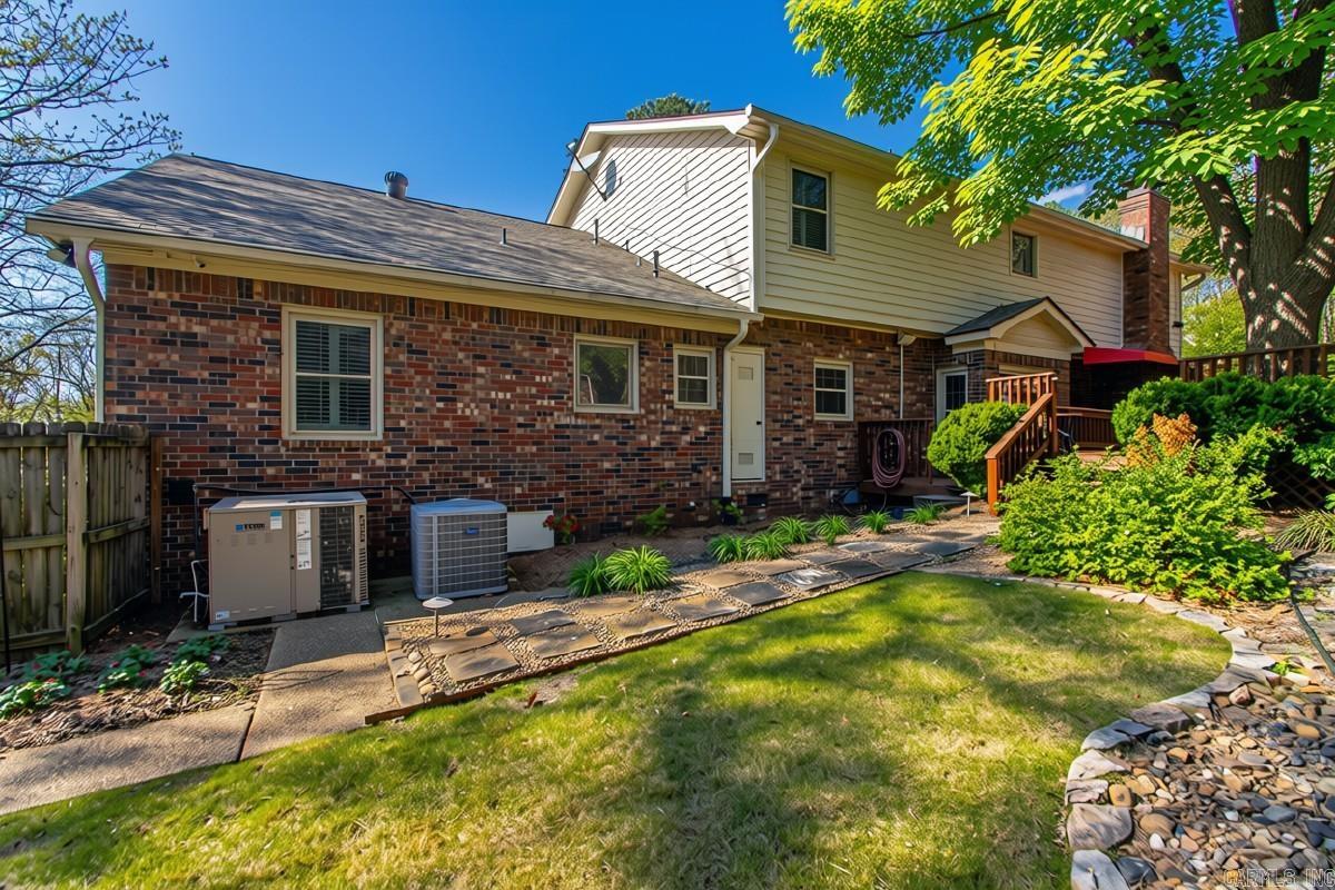 3 Longview Cove