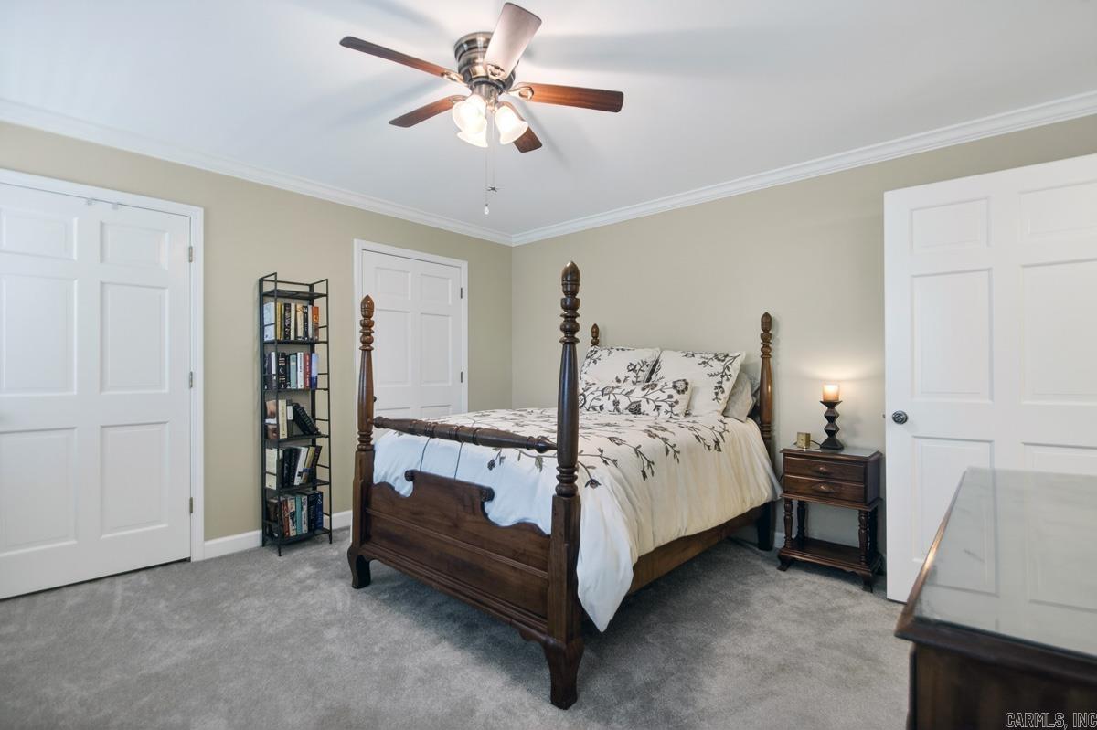 3 Longview Cove