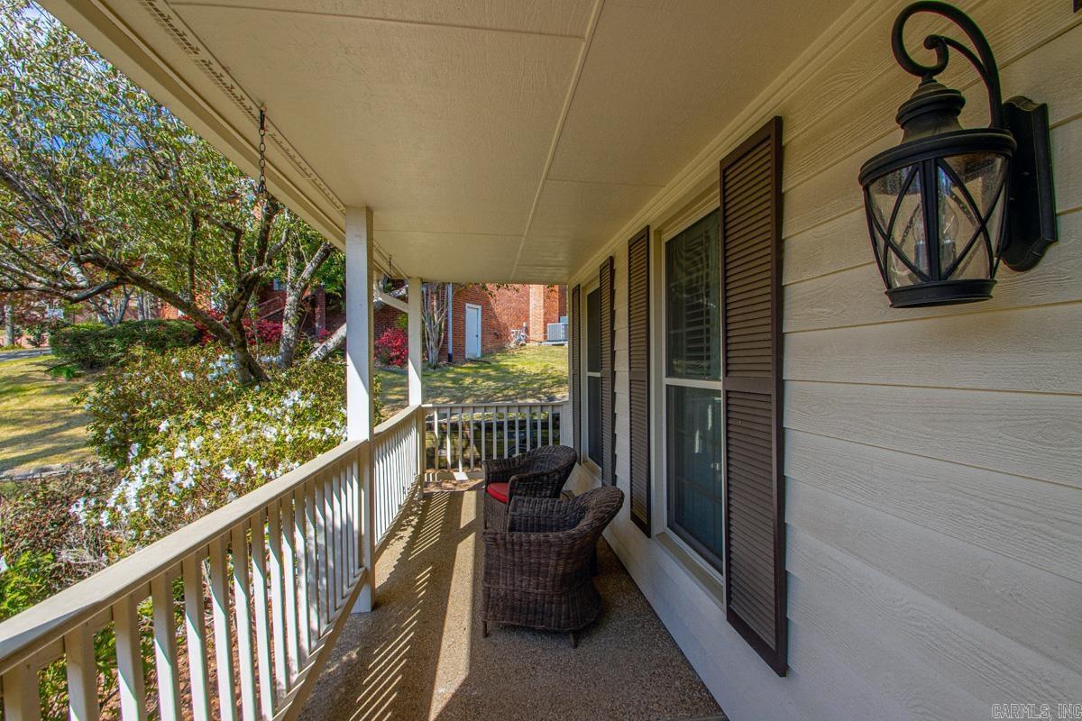 3 Longview Cove