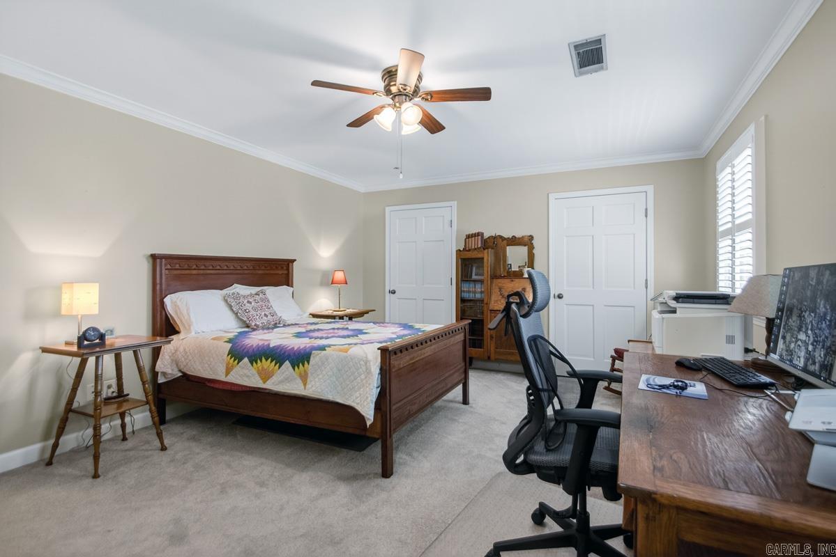 3 Longview Cove