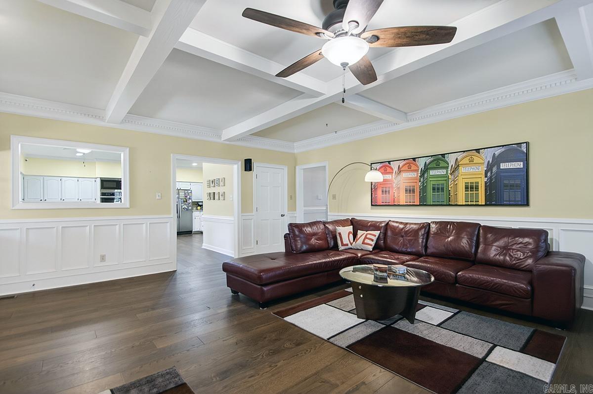 3 Longview Cove