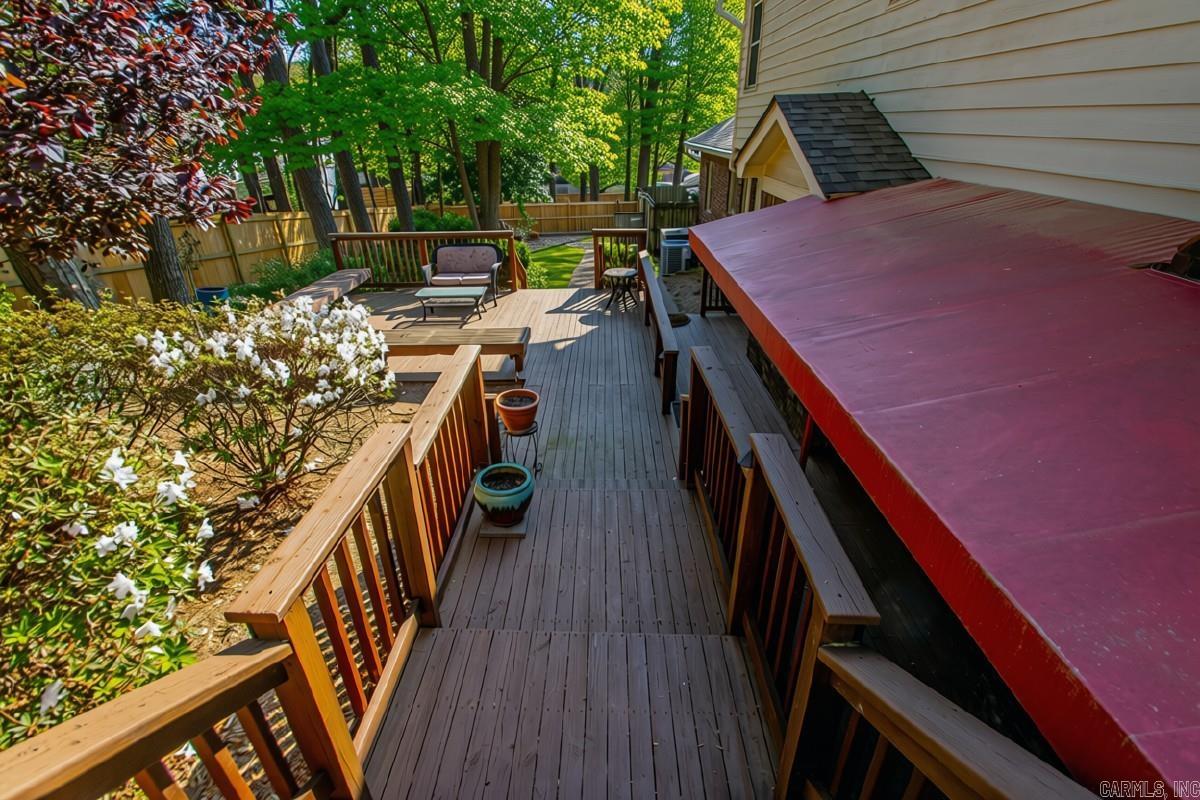 3 Longview Cove