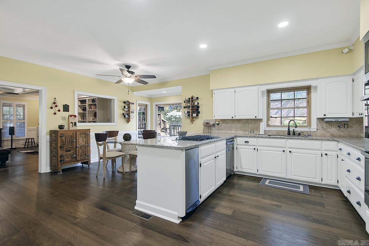 3 Longview Cove