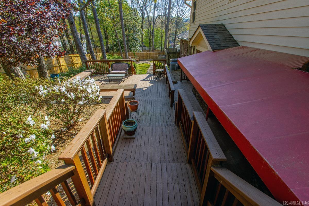 3 Longview Cove