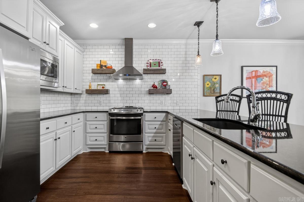 100 Vallon Lane Unit: 103