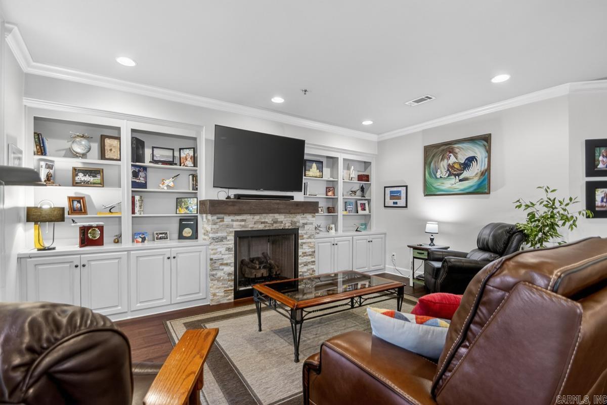 100 Vallon Lane Unit: 103
