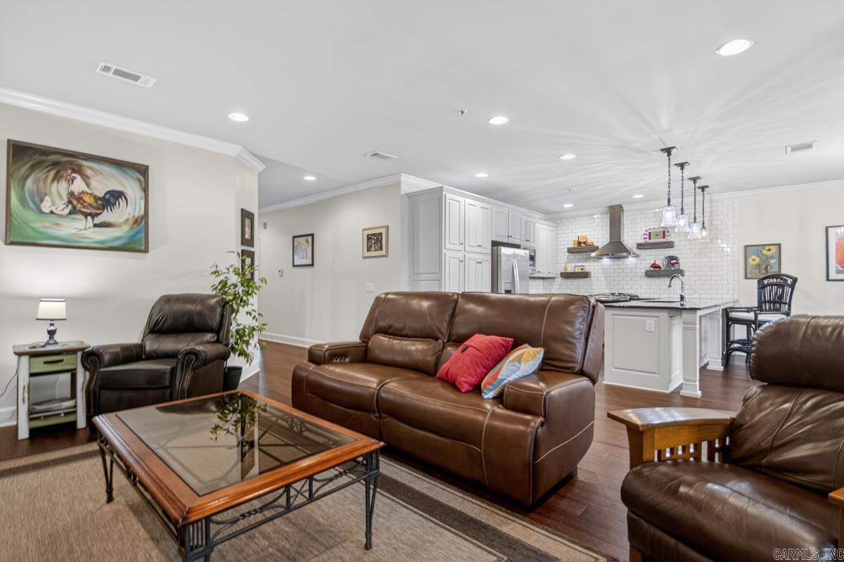100 Vallon Lane Unit: 103