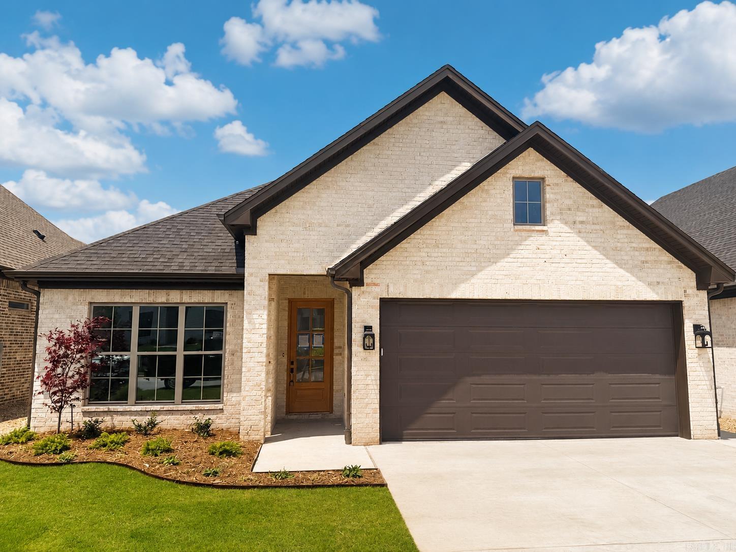 208 Edgewood Circle