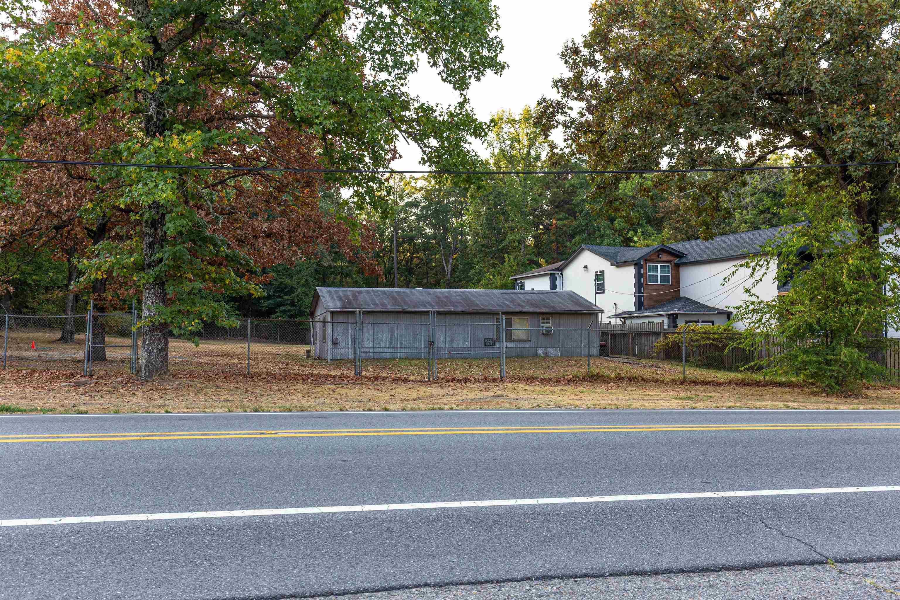 8601 Arch St Pike