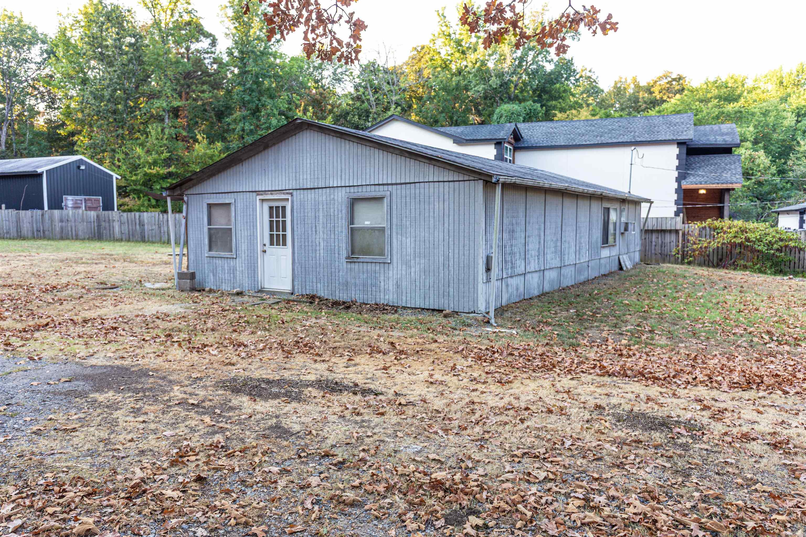 8601 Arch St Pike