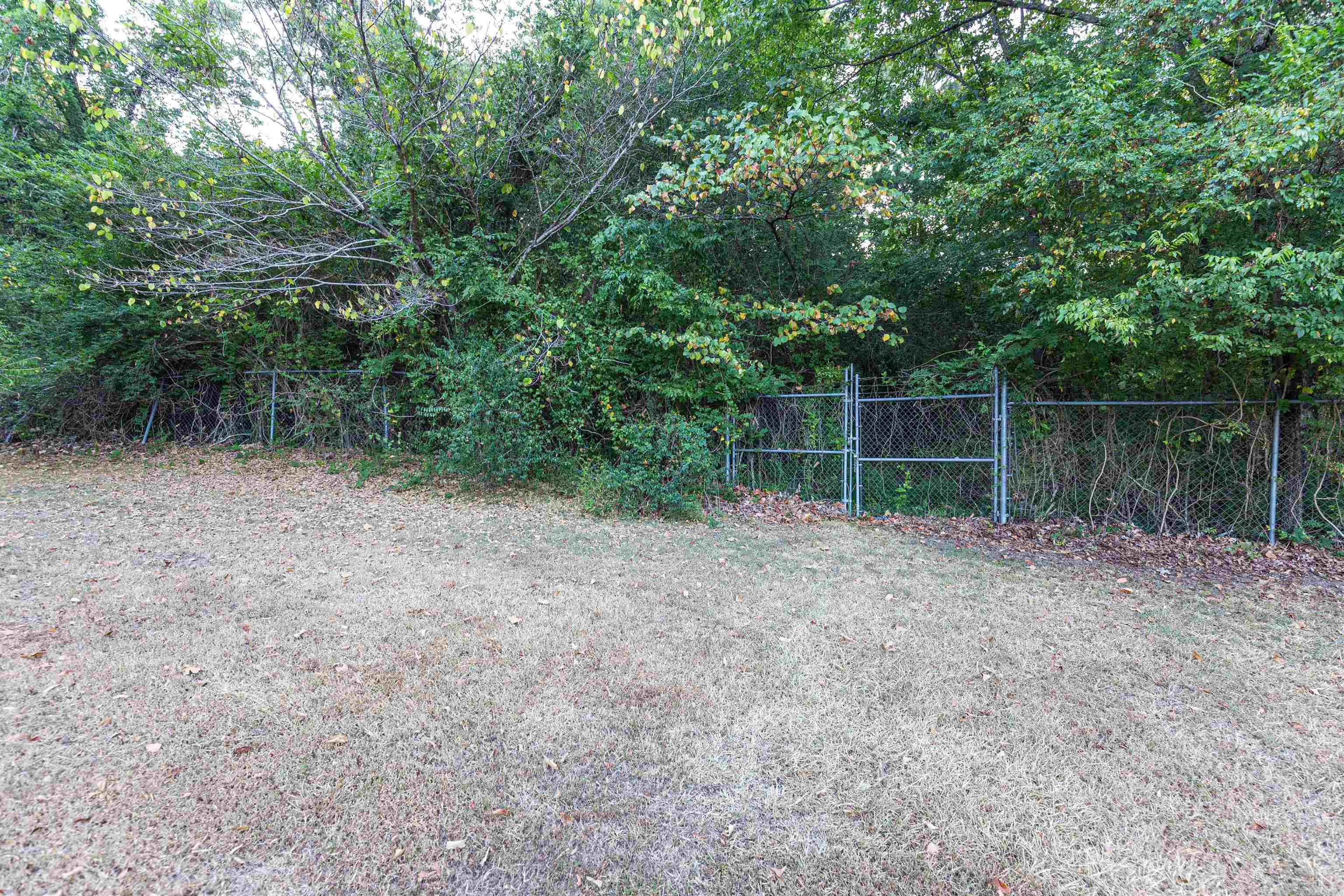8601 Arch St Pike