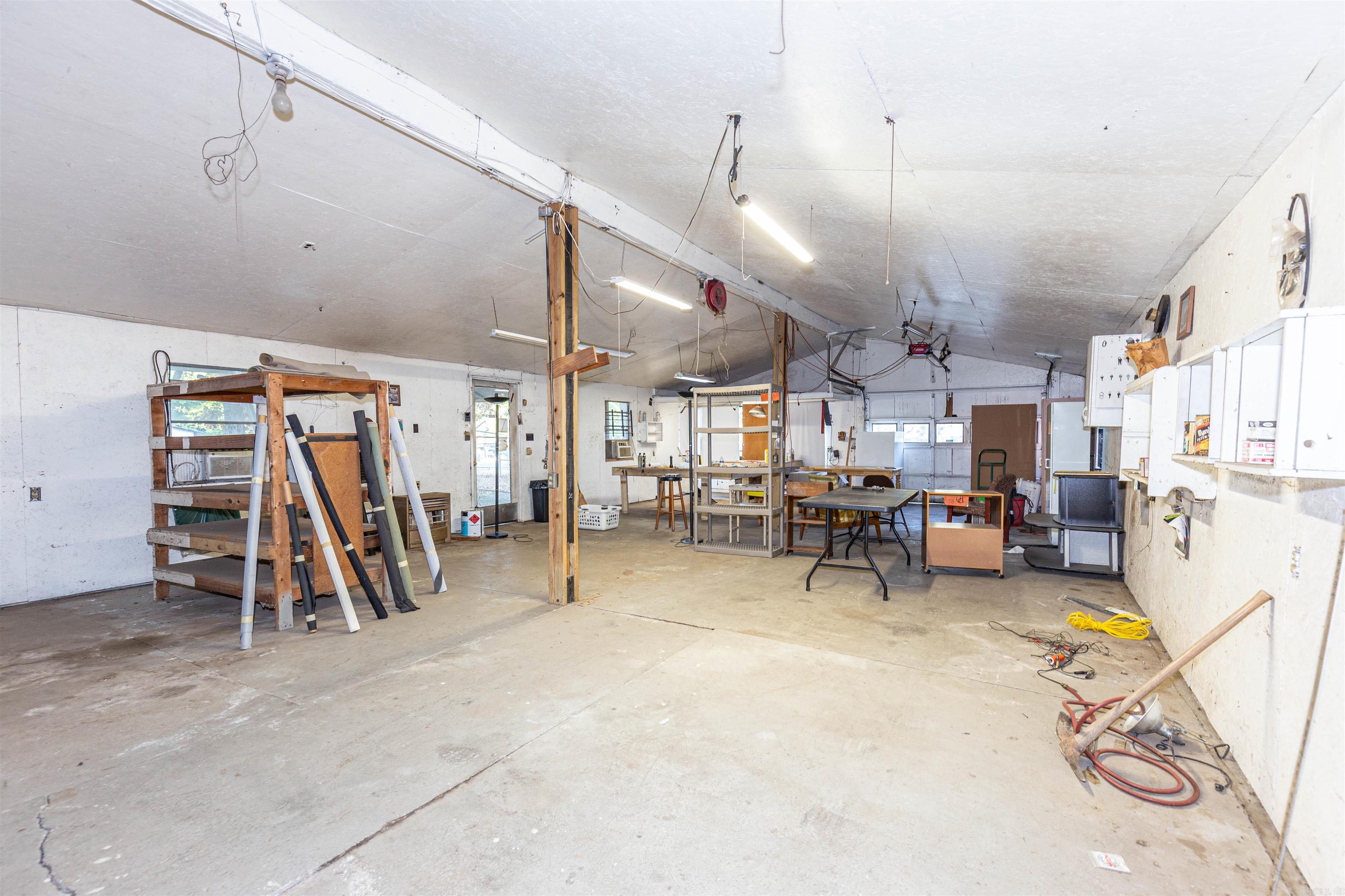 8519 Arch St Pike