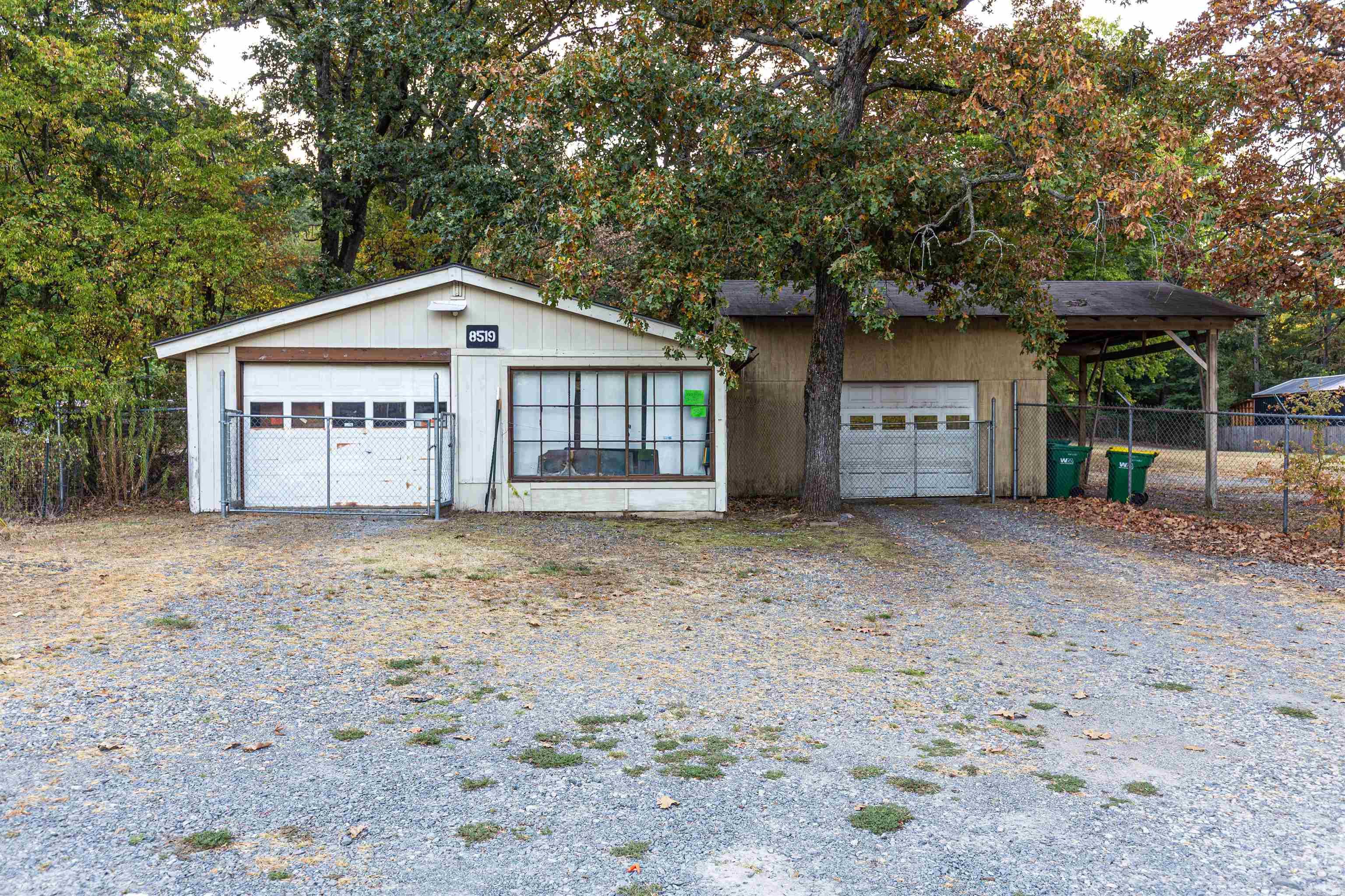 8519 Arch St Pike