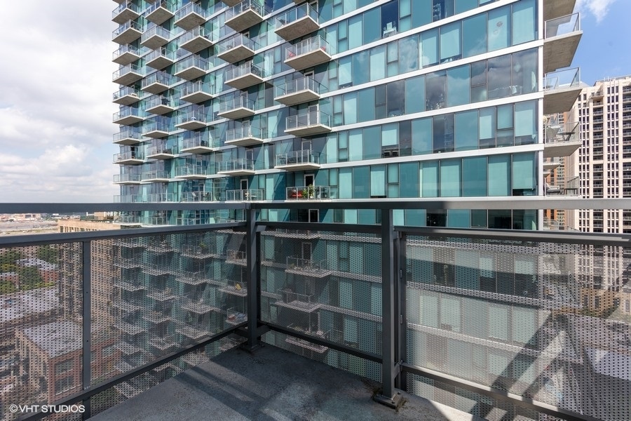 1345 S Wabash Avenue Unit: 910