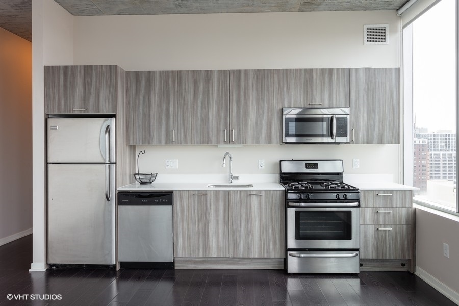 1345 S Wabash Avenue Unit: 910