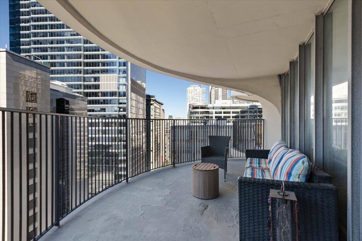 300 N State Street Unit: 2103
