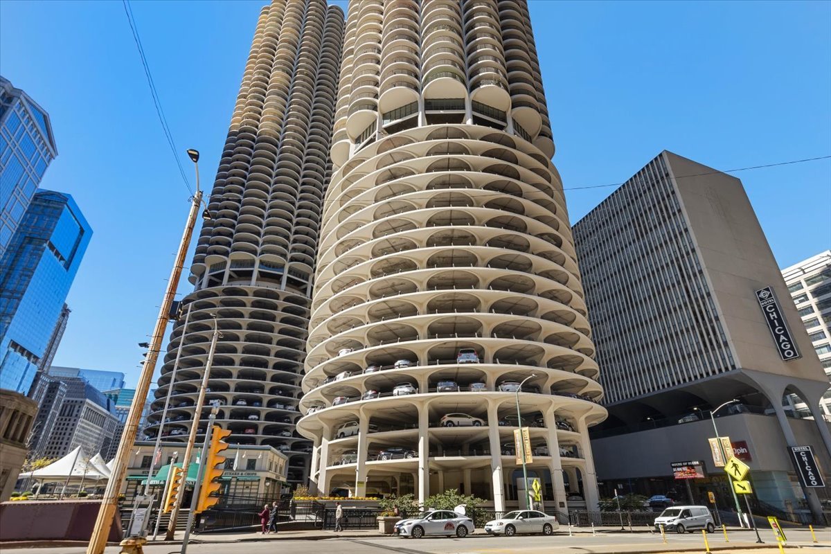 300 N State Street Unit: 2103
