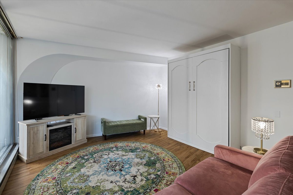 300 N State Street Unit: 2103