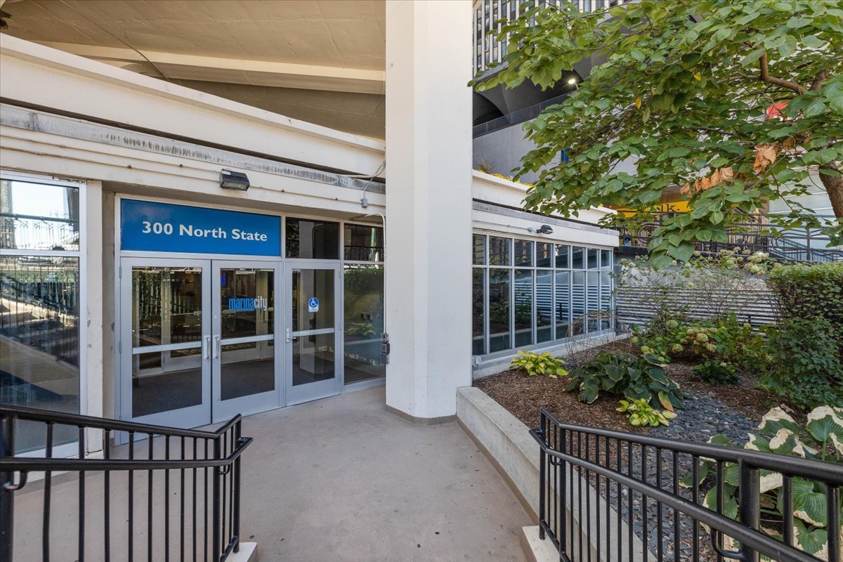 300 N State Street Unit: 2103