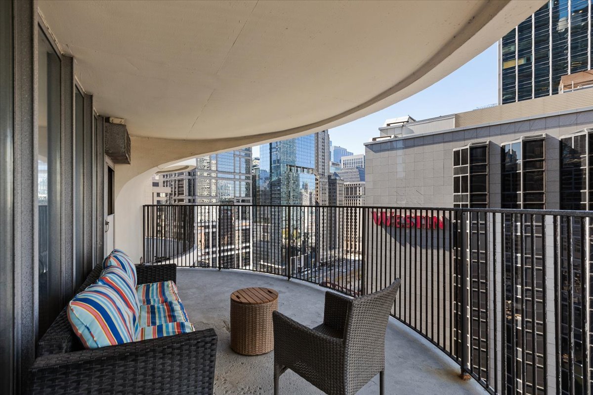 300 N State Street Unit: 2103