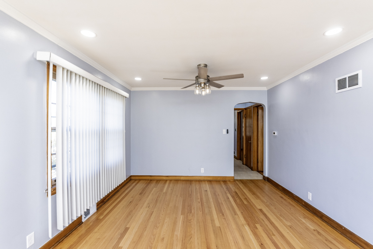 5412 W Sunnyside Avenue Unit: 2