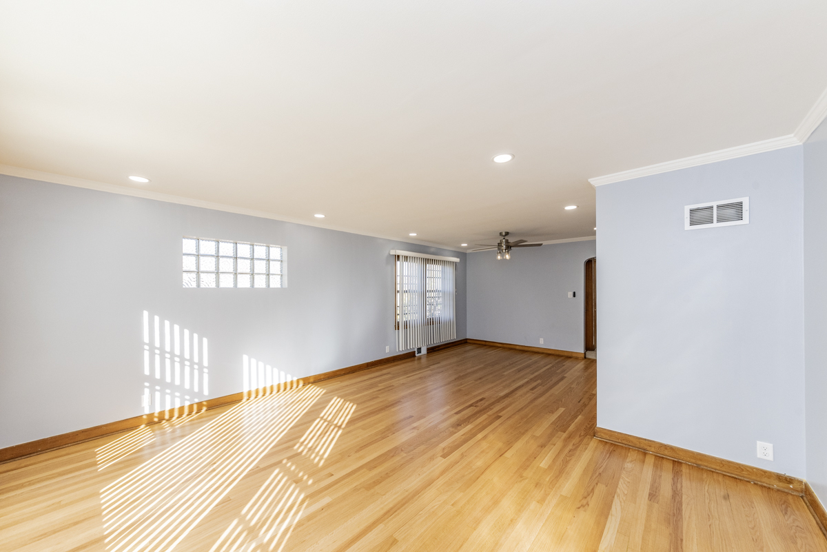 5412 W Sunnyside Avenue Unit: 2
