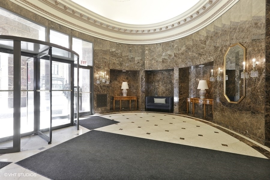 10 E Ontario Street Unit: 3006