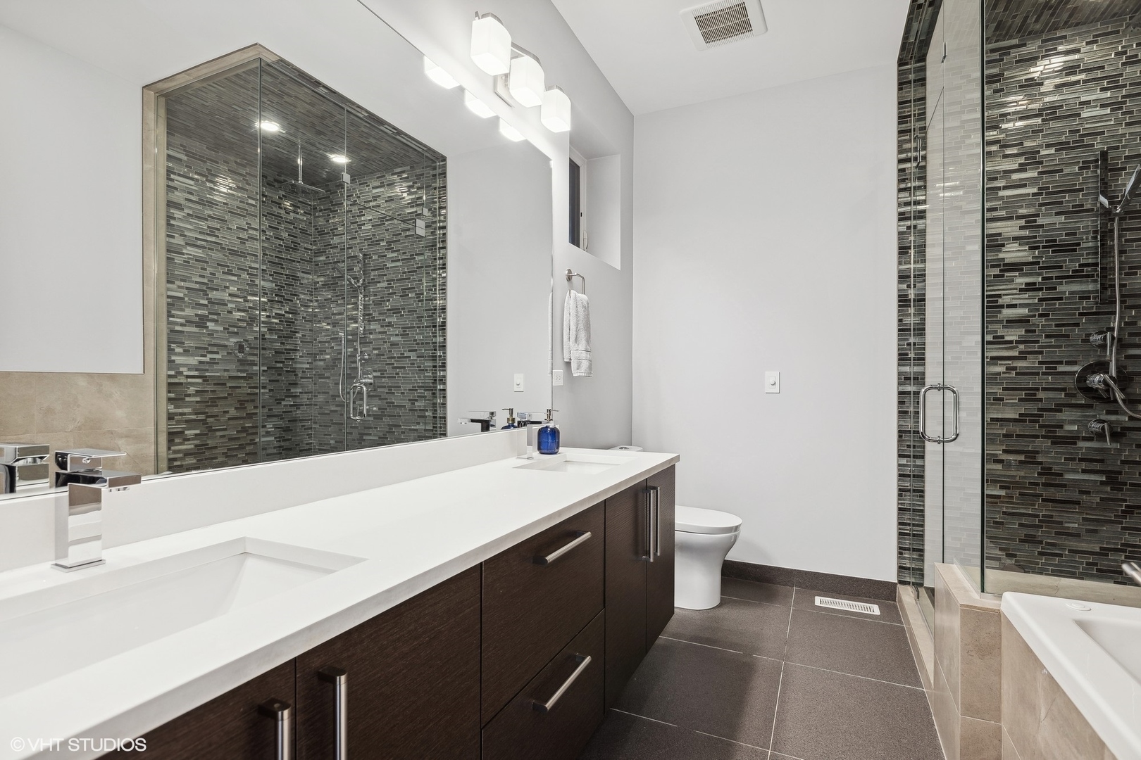 1345 W Huron Street Unit: 1