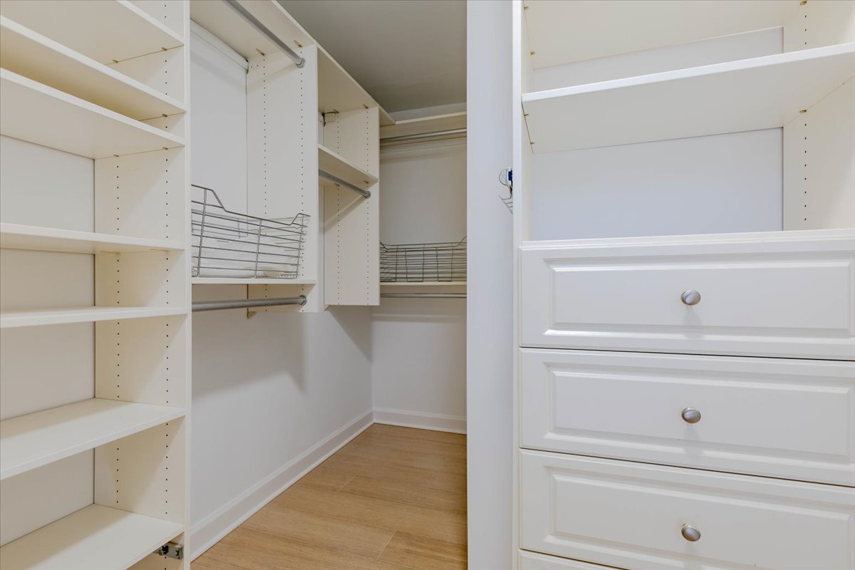 1840 N Mohawk Street