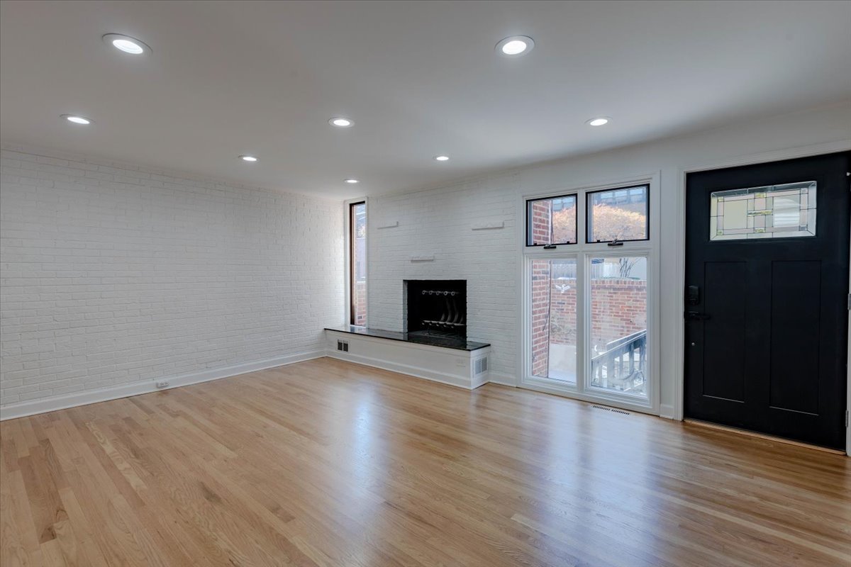 1840 N Mohawk Street